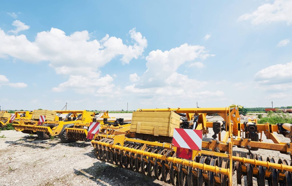 Heavy equipment rental in qatar- Staunch Trading & Contracting